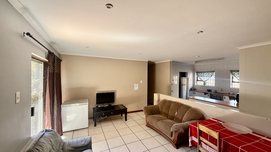 6 Bedroom Property for Sale in Summerstrand Eastern Cape